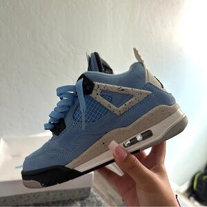 Jordan 4 Retro ‘University Blue’